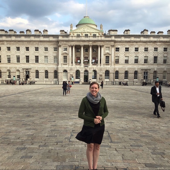 Meet your Posher, Bernadette - Picture 2 of 7